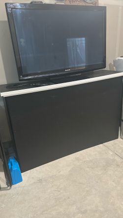 47in TV & Portable Bar