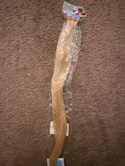 Blonde Tape in hair extensions