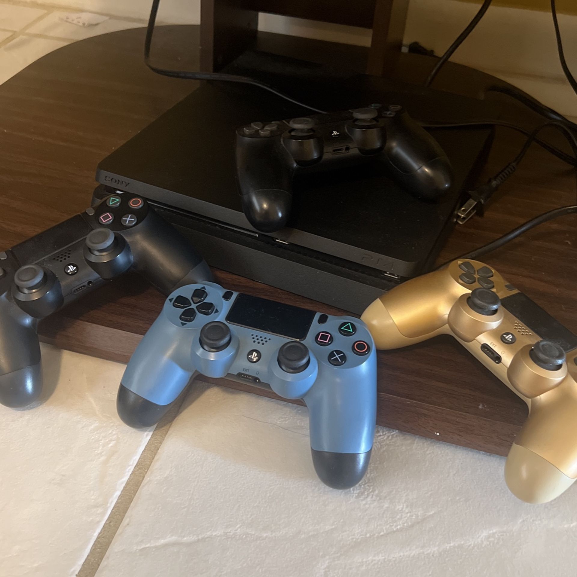 PS4 PlayStation 4 NO CONTROLLERS
