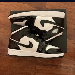 DS Jordan 1 Mid Carbon