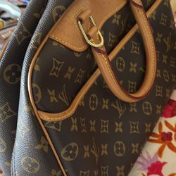 Louis Vuitton ORIGINAL GREAT CONDITION $875 for Sale in Los Angeles, CA -  OfferUp
