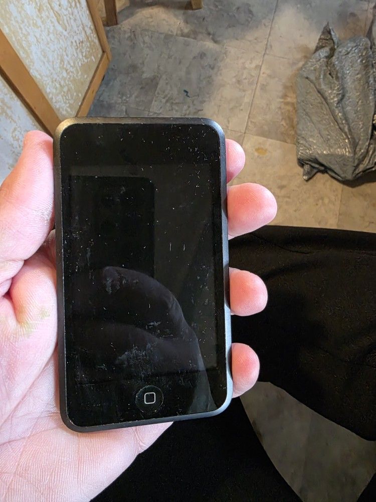 IPOD 8GB No Charger