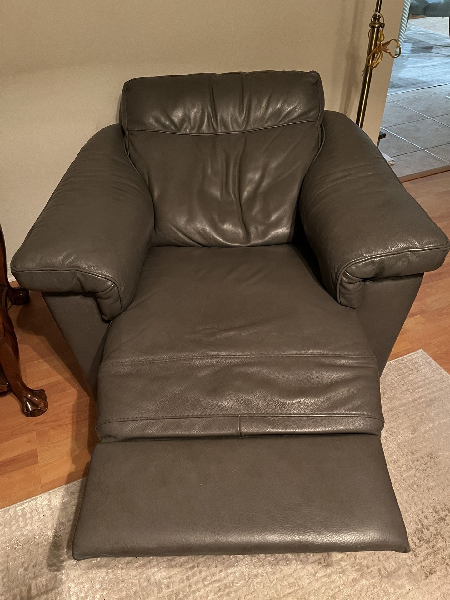 1 Or 2 Large Leather Power Recliners