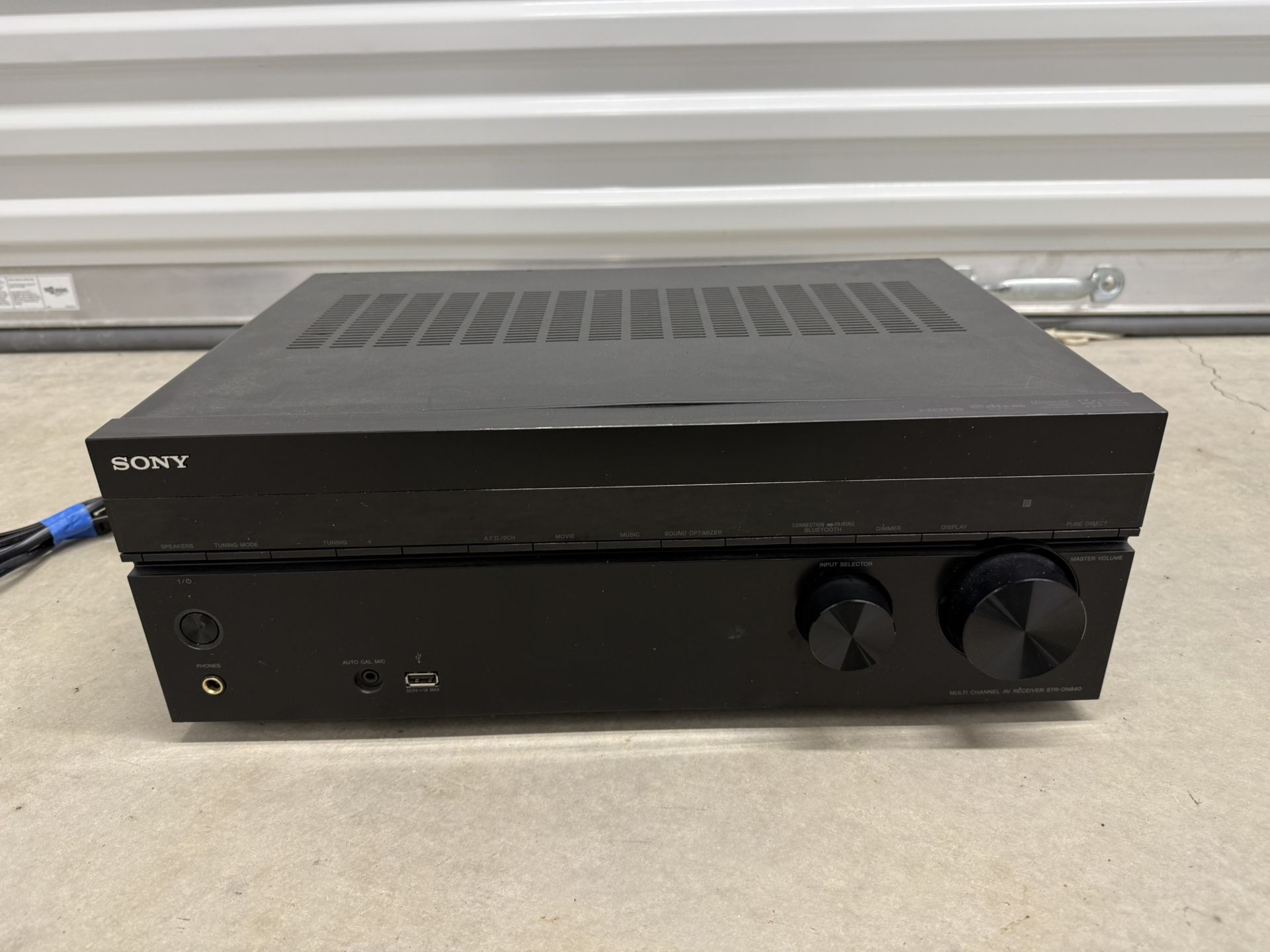 Sony STR-DN840 7.2 Channel 1050-Watt A/V Receiver (Black)