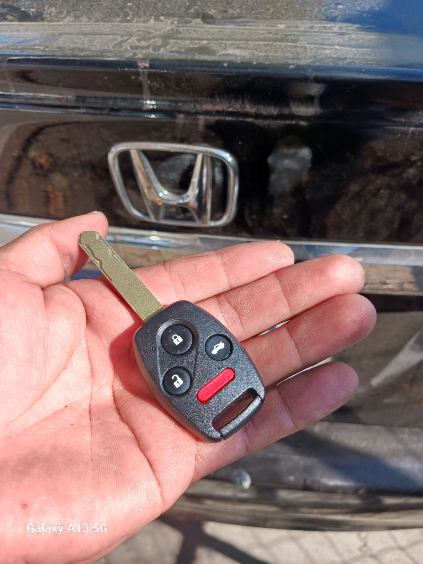 Car Keys / Fobs / Llaves De Carro