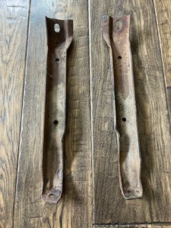1969-70 Chevrolet/GMC 4x4 front bumper brackets