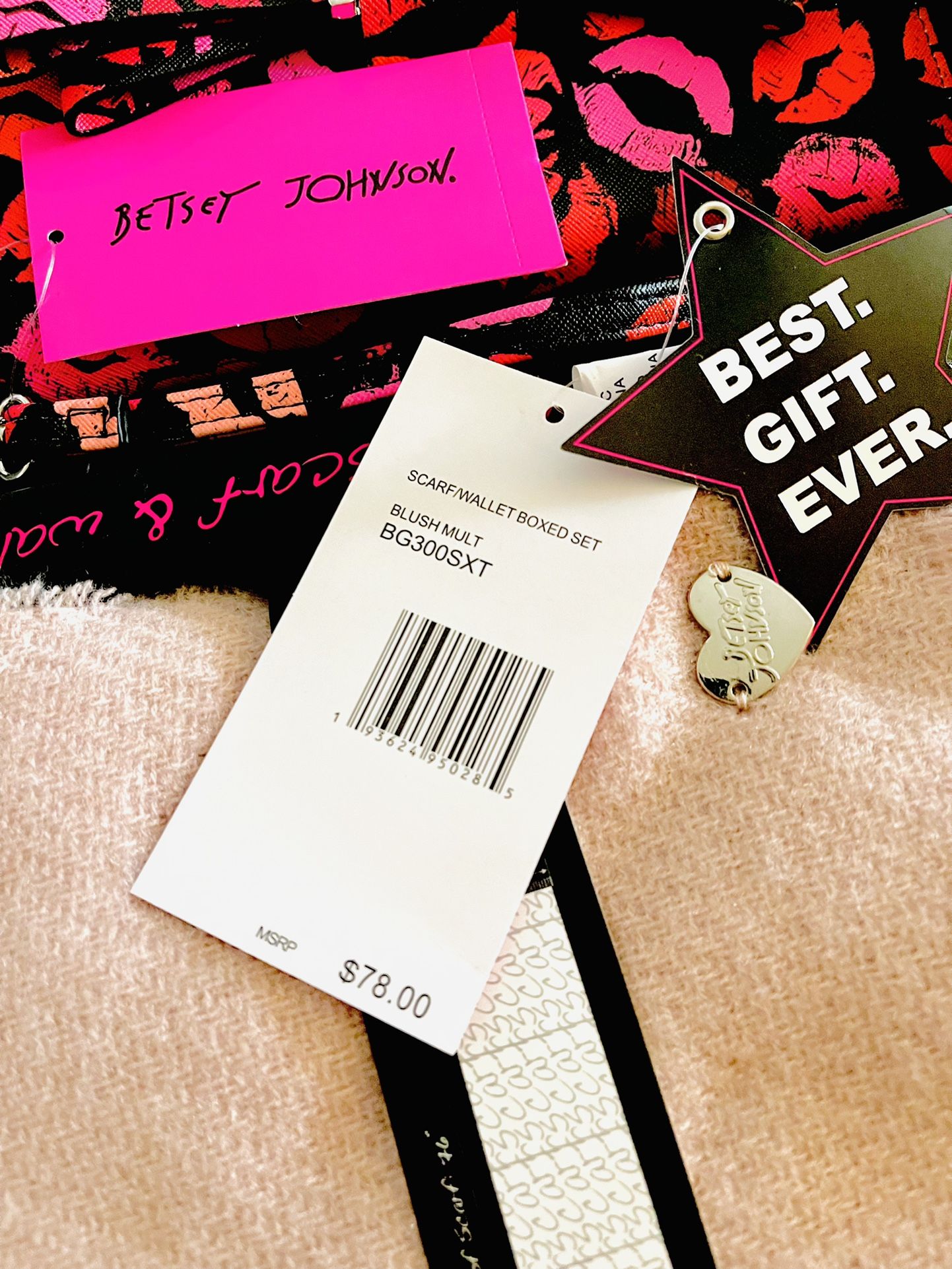 betsey johnson scarf set