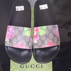 Gucci Slippers Price negotiable 