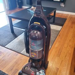 Bissell "Lift-off"  Bagless Vacuum Cleaner