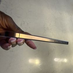 iPhone 16 pro max gold 256 GB