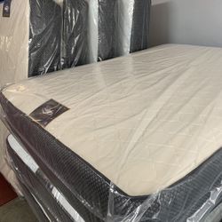 QUEEN SIZE MATTRESS. BRAND NEW 11 INCH AVAILABLE DELIVERY 🚚 LOCATED 303 POCASSET AVE PROVIDENCE RI OPEN 7 DAY 