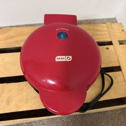 Dash Mini Waffle Maker