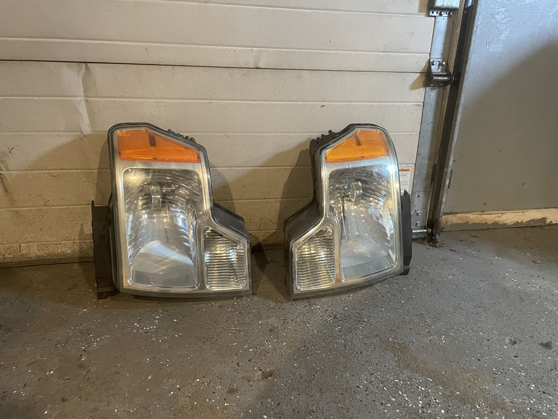 2 Ford F-150 Headlights 