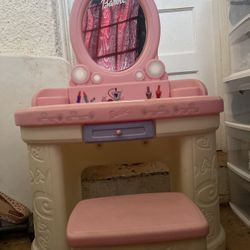 Little Vanity For Girl 