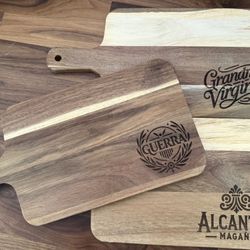 Personal Engraved Family Name Cutting Board with Handle 15.7 x 7.8 Inch Wooden Serving Board Kitchen Chopping Boards