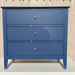 RoyalCraft Fluted 3 Drawer Dresser, Wide Chest of Drawers with Ball Bearing Slide