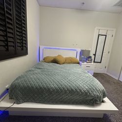 Queen Bed , Dresser And Night Stand Bundle