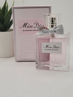 DIOR
Miss Dior Blooming Bouquet
1.7 fl (USED 5-10%)⭐️