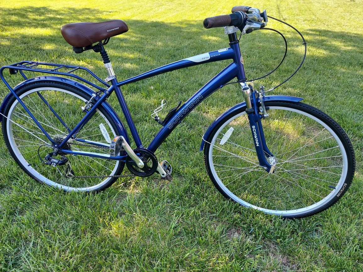 Schwinn 5th Avenue 7 speed Hybrid Bike Like New cond YES ITS AVAIL, size L