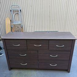 Dresser and nightstands 