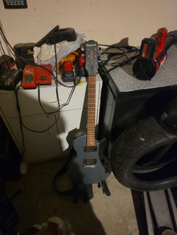 An epiphone special edition guitar