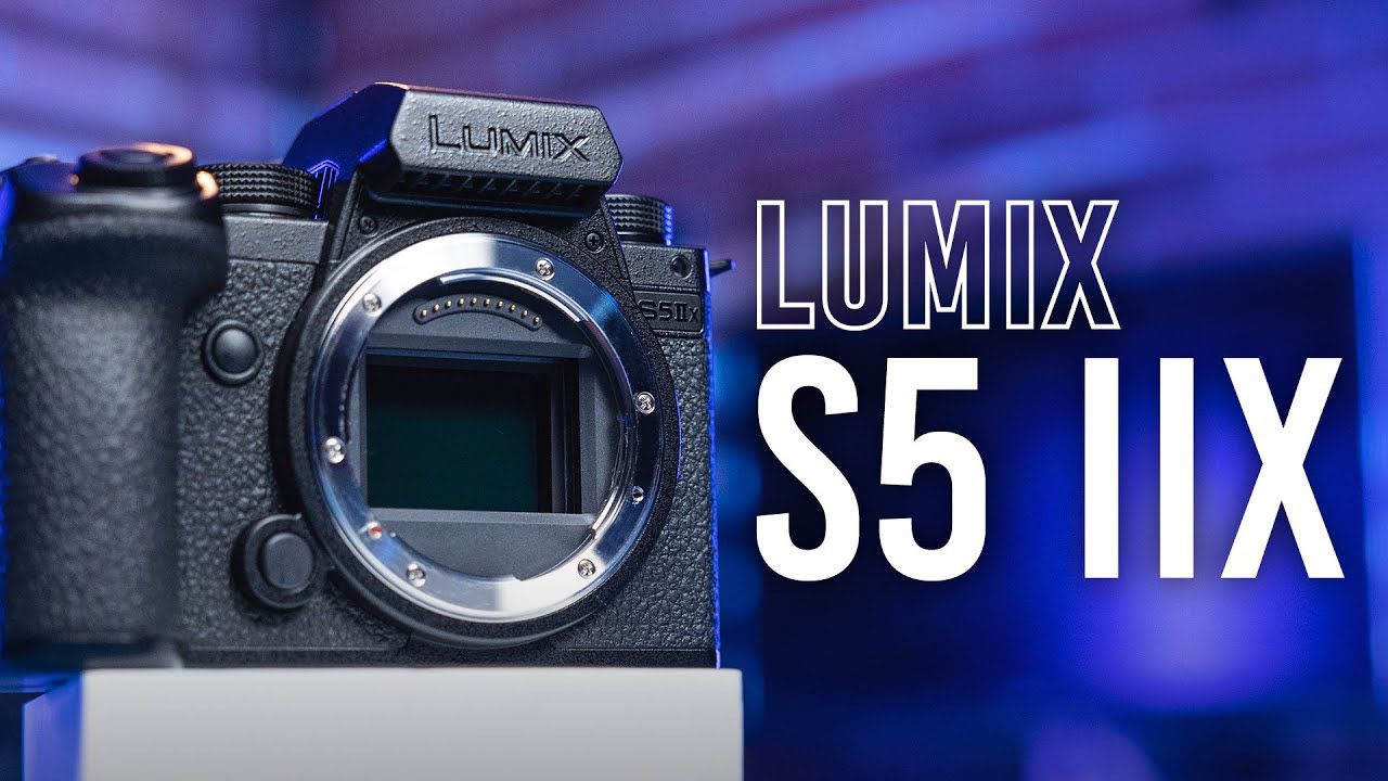 Brand new lumix Panasonic s5 IIx.   (S52X) With 20-60 And Box 