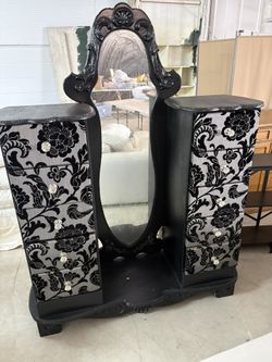 Furniture Like New Had It Many Many Years Perfect And Unique Large Mirrored
