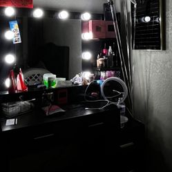 black vanity with mirror 