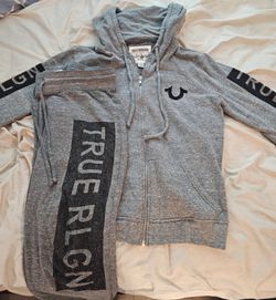 $70 ๐ Authentic True Religion heather grey fleece matching sweatsuit set. Both Size Large