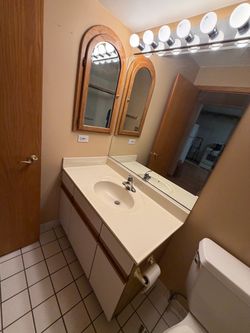 48 vanity with top and faucet