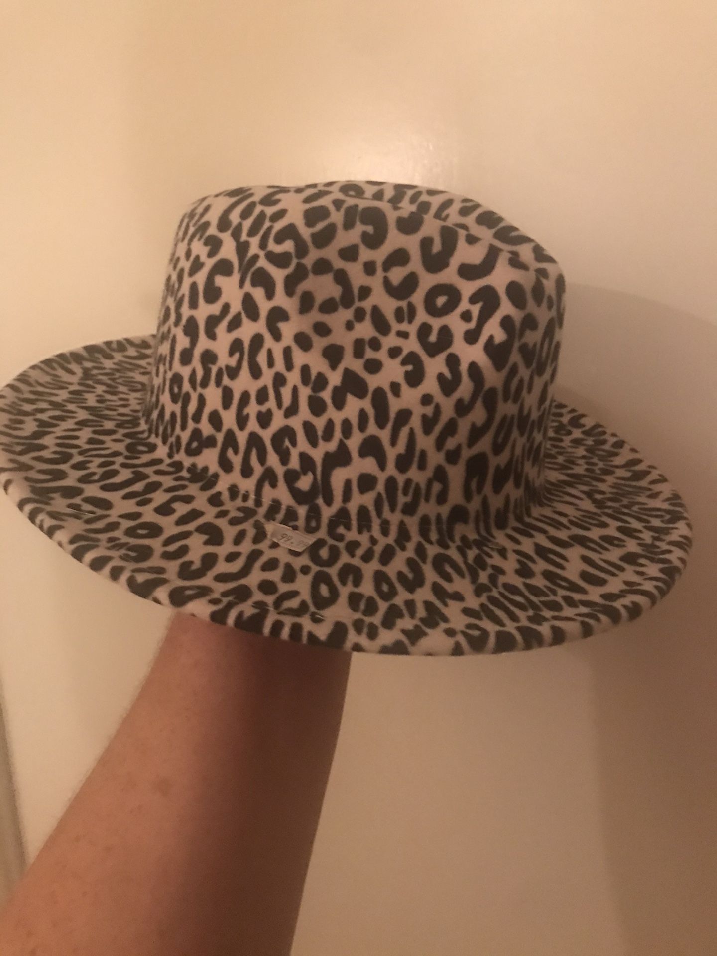 Leopard Print Hat for Sale in San Antonio, TX OfferUp