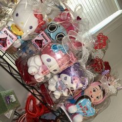 Plushies And Bouquets For Valentine Day 