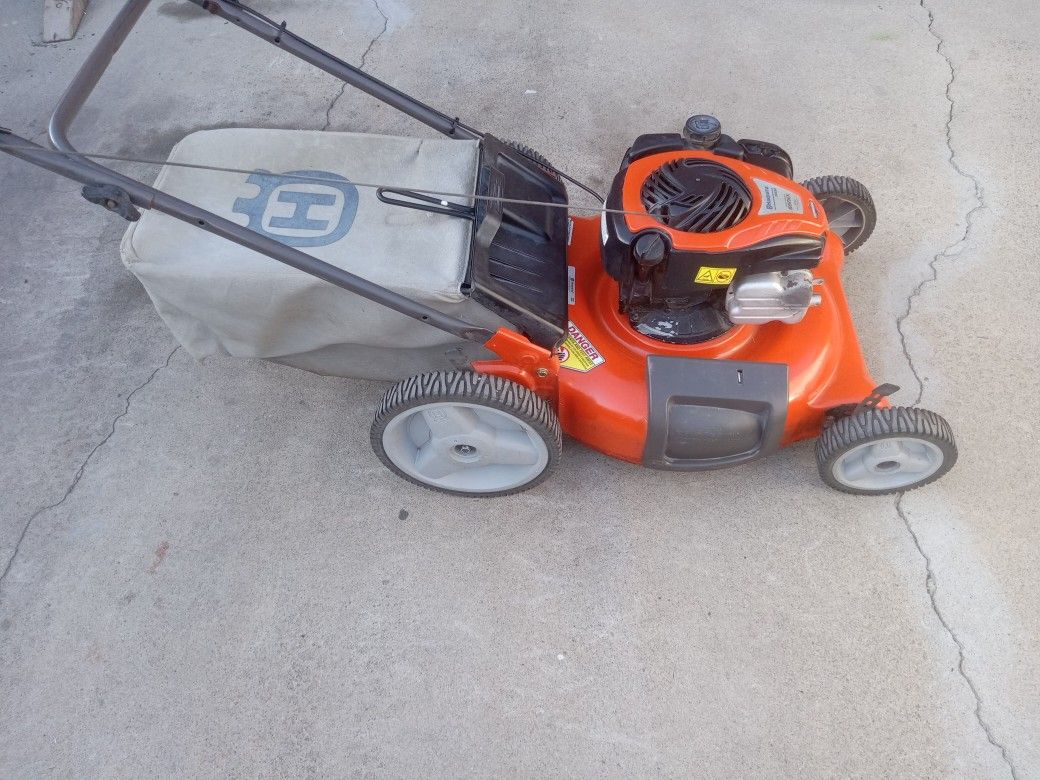 Lawn Mower Husqvarna E550 140cc