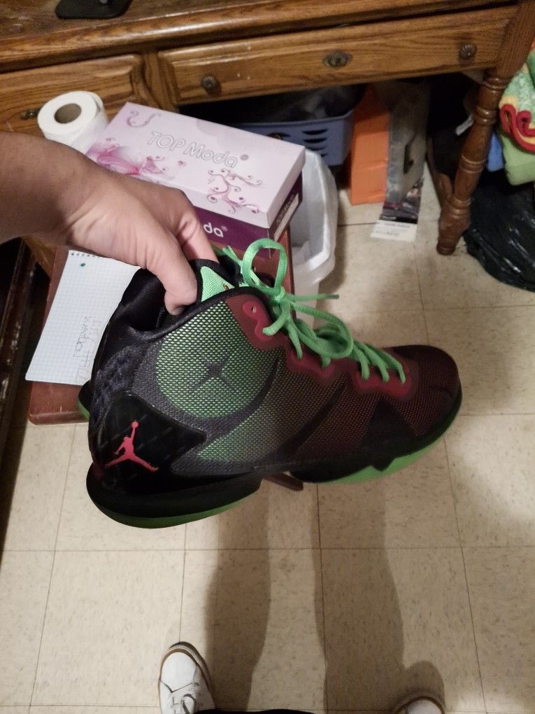 Brand New Jordan Super Fly 4s Never Worn Size 10 And A HALF display picture 1