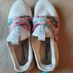 Adidas Shoes Women Size 6 LIKE NEW 