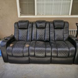 Free Couch !!! 