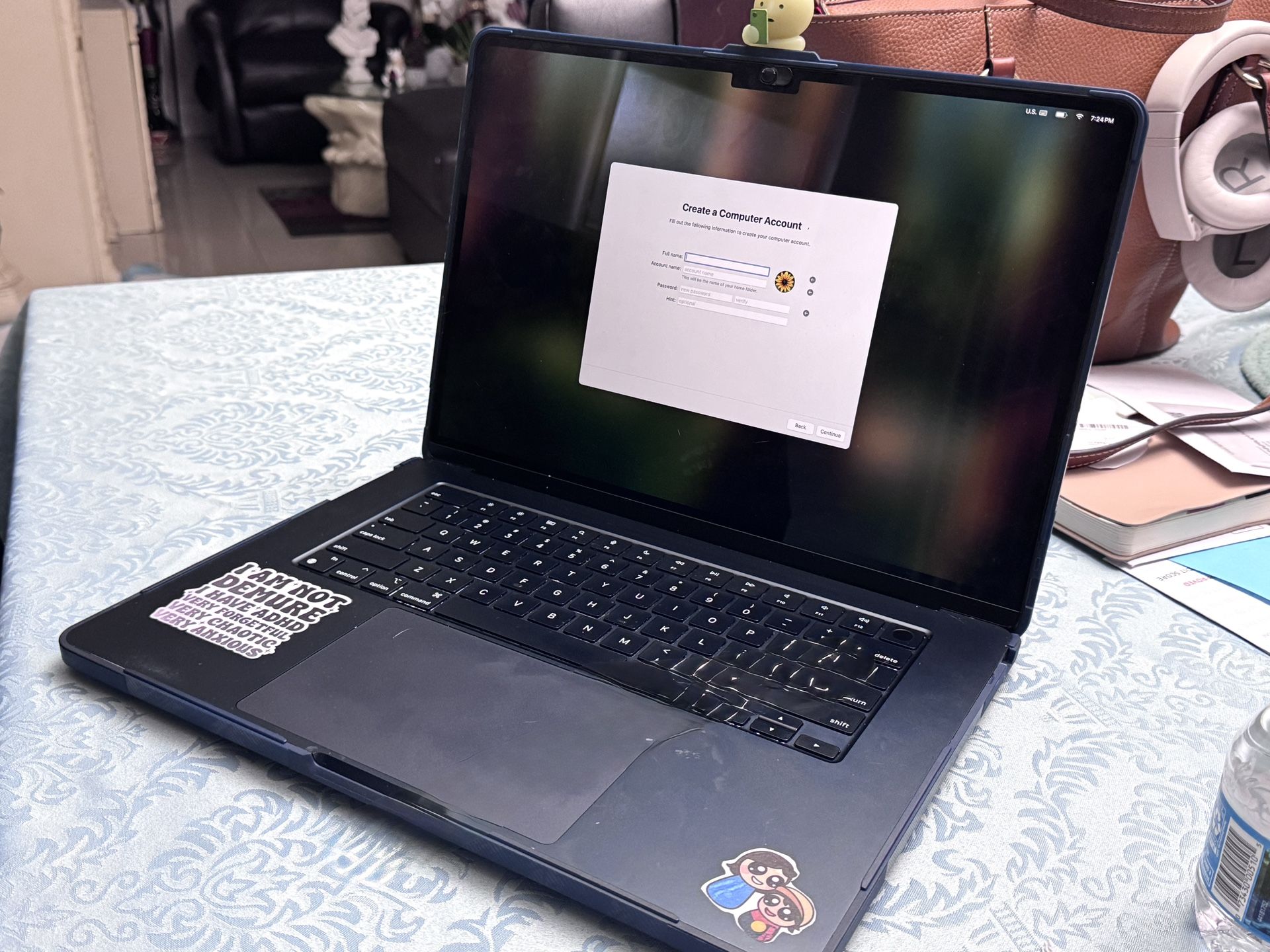 Apple MacBook Air - 15.3"