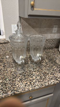Set of 2 Glass Beverage Dispensers - 1 with Lid, 1 Open Top
