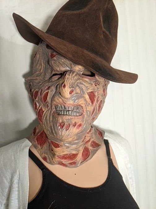 Friday thé 13th Freddy Mask and hat