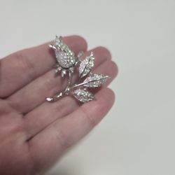 Vintage Rose Silver Tone And Crystal Brooch