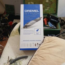 Dremel Stylo + Come With 15 Tips Never Used Never Opened