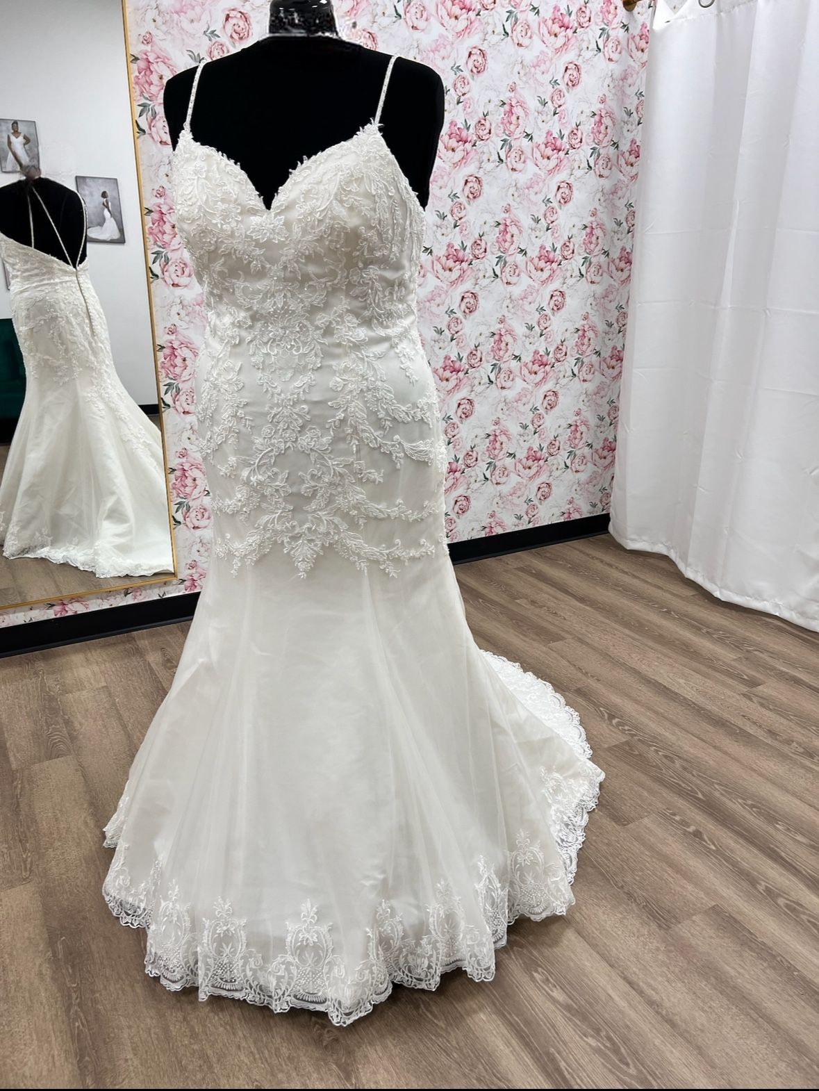 New Wedding Dress: Ivy
