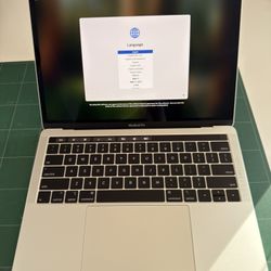 Apple Mac Book Pro LIKE NEW
