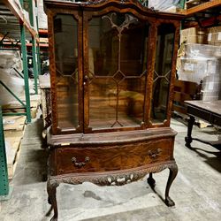 1800s Chippendale Mahogany China Cabinet 