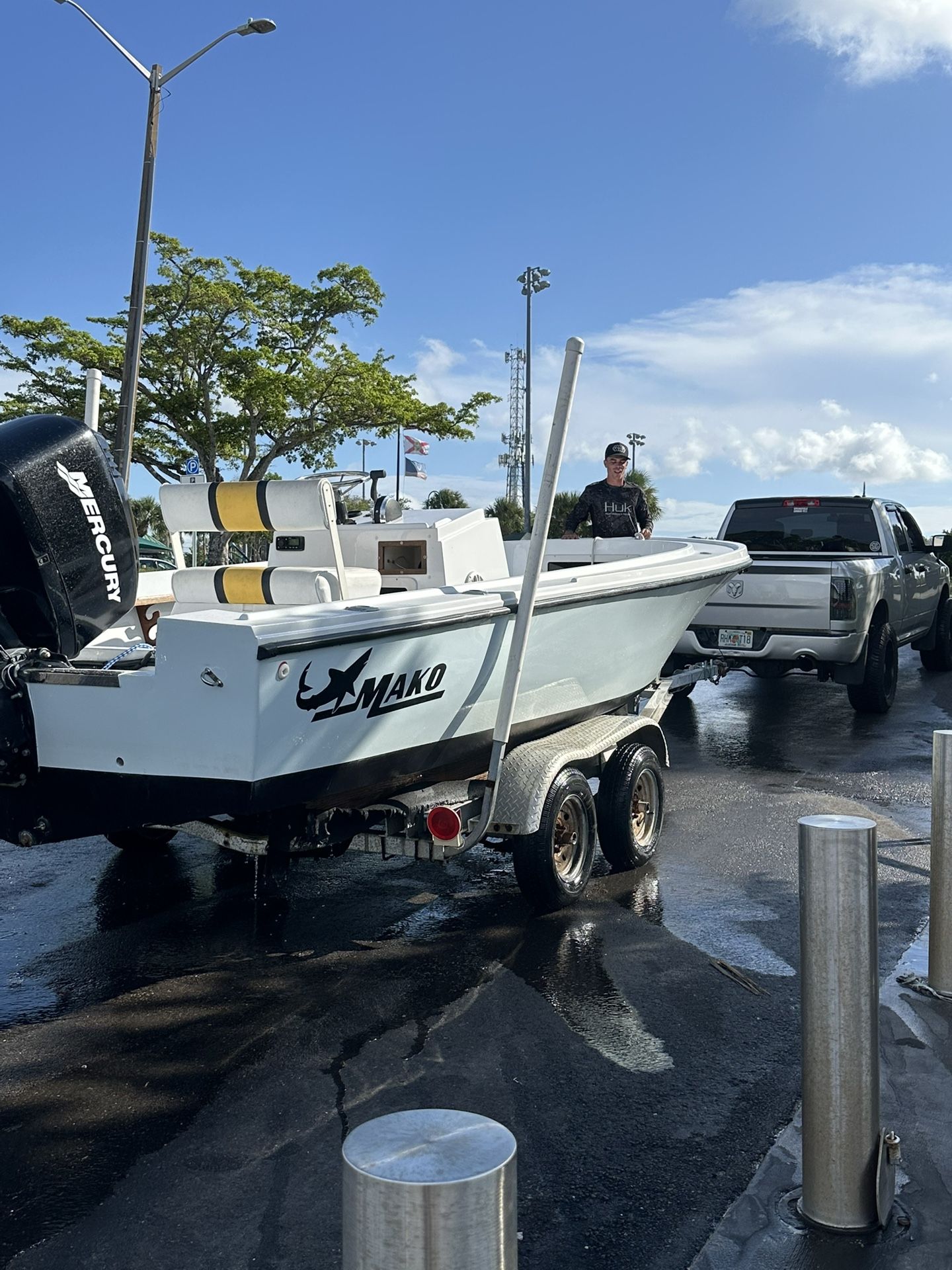 73 mako 21.5 feet with trailer