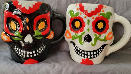 Dia de los Muertos Mug Set – Like New ☕💀🌺
