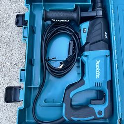 Makita 8-amp SDS Concrete Masonry Hammer Drill 