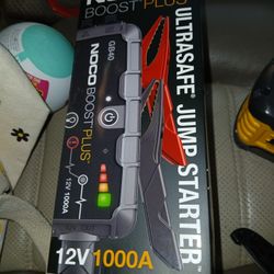 Noco Boost Jump Box Power Supply Phone / Device Charger Led Light