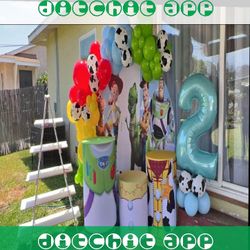 eye ready Charm Events with Creative Birthday Balloon Art