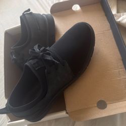 Kenneth Cole 